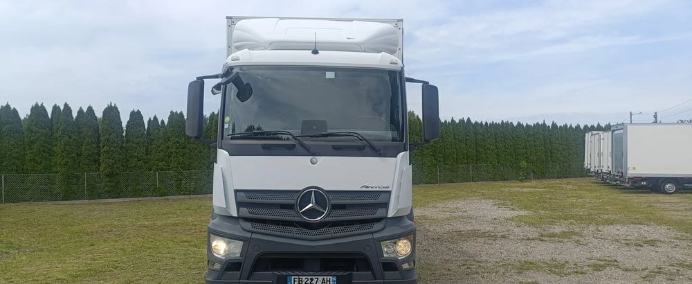 Mercedes-Benz Antos - Hladnjača: slika 2 Mercedes-Benz Antos - Hladnjača: slika 2