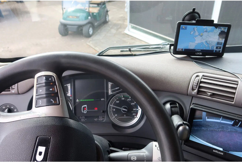 DAF CF 290 Bak+Klep Dhollandia 2.000 kg - Kamion sa zatvorenim sandukom: slika 5 DAF CF 290 Bak+Klep Dhollandia 2.000 kg - Kamion sa zatvorenim sandukom: slika 5