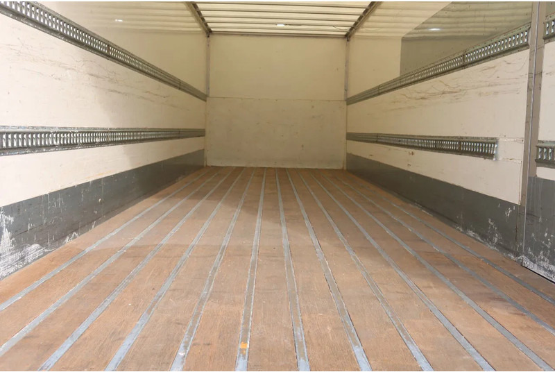 DAF CF 290 FA Bak + klep Dhollandia 2000 KG - Kamion sa zatvorenim sandukom: slika 4 DAF CF 290 FA Bak + klep Dhollandia 2000 KG - Kamion sa zatvorenim sandukom: slika 4