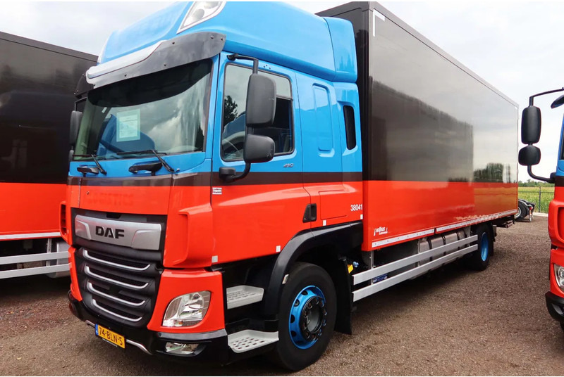 DAF CF 410 CF 410 - Kamion sa zatvorenim sandukom: slika 2 DAF CF 410 CF 410 - Kamion sa zatvorenim sandukom: slika 2