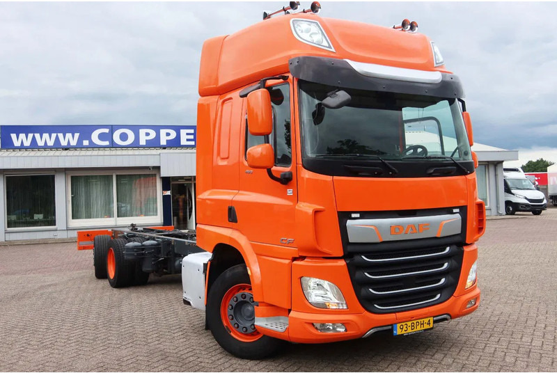 DAF CF 450 Chassis Cabine Slaap Cabine 2x Bed - Kamion sa golom šasijom i zatvorenom kabinom: slika 2 DAF CF 450 Chassis Cabine Slaap Cabine 2x Bed - Kamion sa golom šasijom i zatvorenom kabinom: slika 2