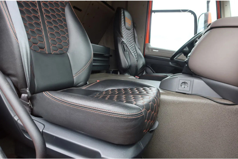 DAF CF 450 Chassis Cabine Slaap Cabine 2x Bed - Kamion sa golom šasijom i zatvorenom kabinom: slika 5 DAF CF 450 Chassis Cabine Slaap Cabine 2x Bed - Kamion sa golom šasijom i zatvorenom kabinom: slika 5