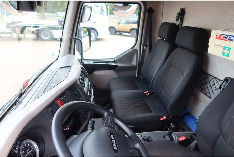 DAF LF 210 Bakwagen+ Dhollandia 1500 kg - Kamion sa zatvorenim sandukom: slika 5 DAF LF 210 Bakwagen+ Dhollandia 1500 kg - Kamion sa zatvorenim sandukom: slika 5