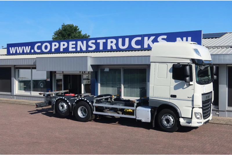 DAF XF 106.450 Wissellaadbaksysteem / Chassis - Kamion za prevoz kontejnera/ Kamion sa promenjivim sandukom: slika 2 DAF XF 106.450 Wissellaadbaksysteem / Chassis - Kamion za prevoz kontejnera/ Kamion sa promenjivim sandukom: slika 2