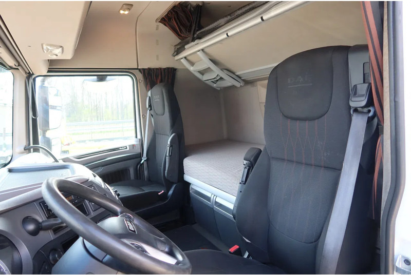 DAF XF 106.480 FAR 6x2 Oprijvrachtwagen slaapcabine + 2 bedden - Kamion za prevoz automobila: slika 5 DAF XF 106.480 FAR 6x2 Oprijvrachtwagen slaapcabine + 2 bedden - Kamion za prevoz automobila: slika 5
