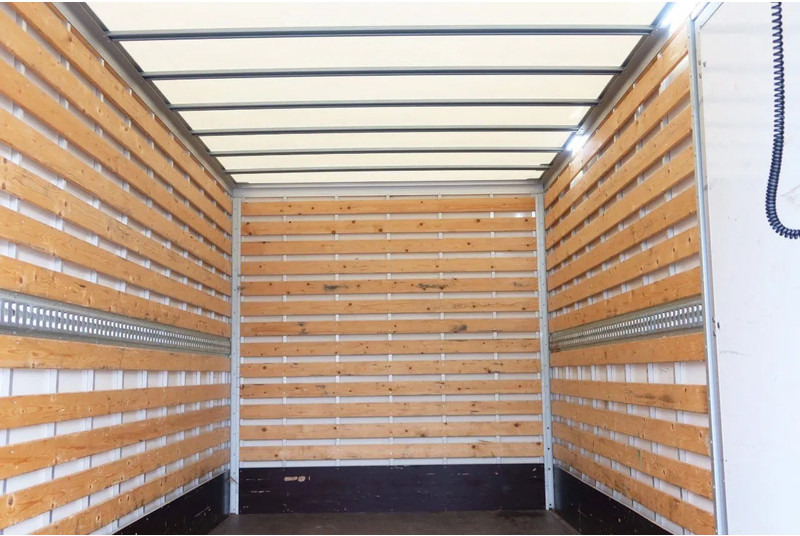 Iveco Daily 35S14 Bak + Klep - Dostavno vozilo sa zatvorenim sandukom: slika 4 Iveco Daily 35S14 Bak + Klep - Dostavno vozilo sa zatvorenim sandukom: slika 4