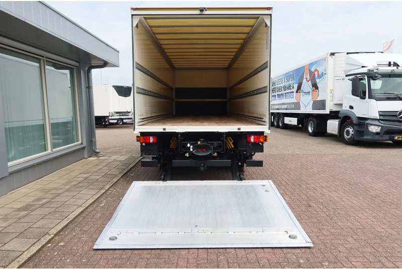 MAN 26.320 TGM Bak+Klep stuur lift as Bar klep 2.000 kg - Kamion sa zatvorenim sandukom: slika 4 MAN 26.320 TGM Bak+Klep stuur lift as Bar klep 2.000 kg - Kamion sa zatvorenim sandukom: slika 4