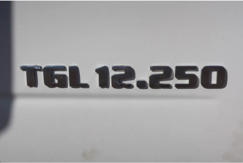 Kamion sa zatvorenim sandukom MAN TGL 12.250 Bakwagen + Laadklep DHollandia 2000 kg: slika 16