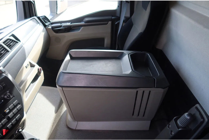 MAN TGM 15.290 Bak + klep Full air suspension Euro 6 Automaat - Kamion sa zatvorenim sandukom: slika 5 MAN TGM 15.290 Bak + klep Full air suspension Euro 6 Automaat - Kamion sa zatvorenim sandukom: slika 5