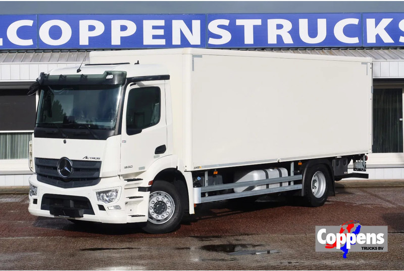Mercedes-Benz Actros 1830 Bak + Dhollandia klep 2000 KG + rolstops. - Kamion sa zatvorenim sandukom: slika 1 Mercedes-Benz Actros 1830 Bak + Dhollandia klep 2000 KG + rolstops. - Kamion sa zatvorenim sandukom: slika 1