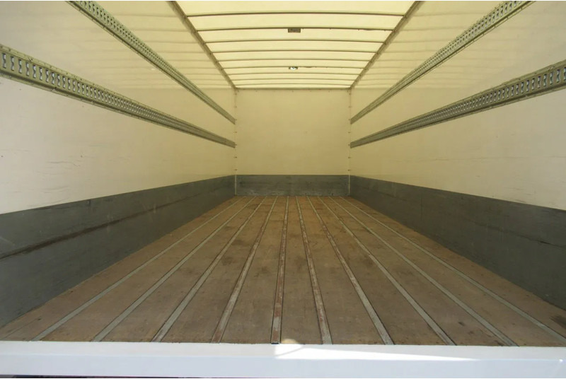 Mercedes-Benz Actros 1832 1832 LL 4x2 - Kamion sa zatvorenim sandukom: slika 4 Mercedes-Benz Actros 1832 1832 LL 4x2 - Kamion sa zatvorenim sandukom: slika 4