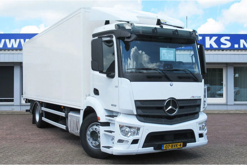 Mercedes-Benz Actros 1832 1832 LL 4x2 - Kamion sa zatvorenim sandukom: slika 2 Mercedes-Benz Actros 1832 1832 LL 4x2 - Kamion sa zatvorenim sandukom: slika 2