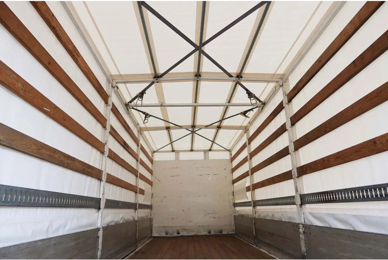 Mercedes-Benz Antos 1924L Huif + Klep Dhollandia 2000 KG Euro 6 - Kamion sa zatvorenim sandukom: slika 4 Mercedes-Benz Antos 1924L Huif + Klep Dhollandia 2000 KG Euro 6 - Kamion sa zatvorenim sandukom: slika 4