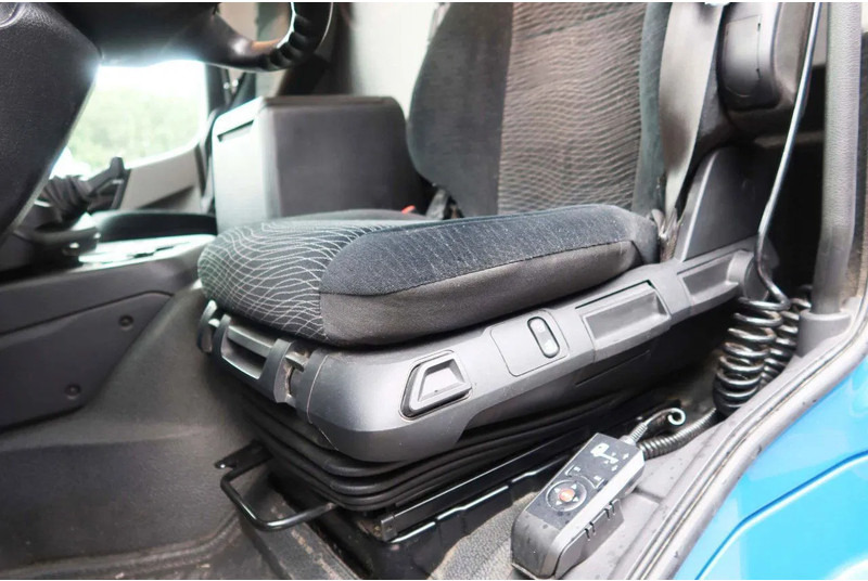 Mercedes-Benz Antos 1924L Huif + Klep Dhollandia 2000 KG Euro 6 - Kamion sa zatvorenim sandukom: slika 5 Mercedes-Benz Antos 1924L Huif + Klep Dhollandia 2000 KG Euro 6 - Kamion sa zatvorenim sandukom: slika 5