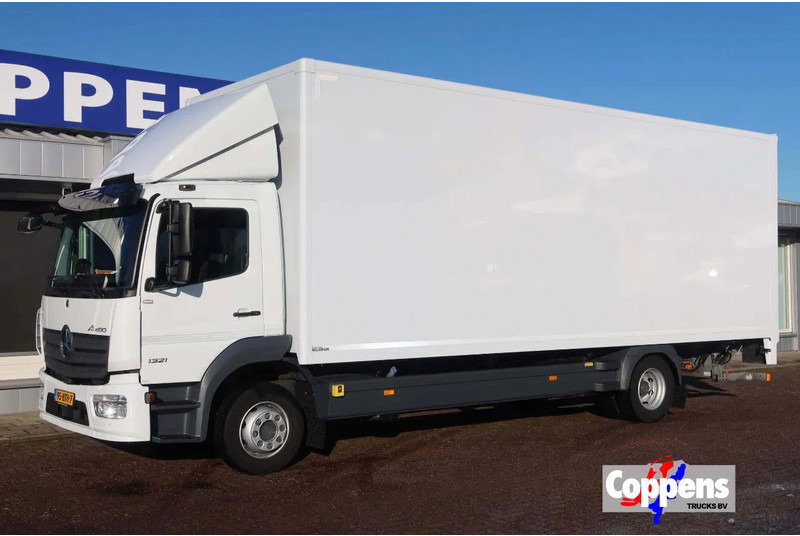 Mercedes-Benz Atego 1321L Bakwagen Laadklep 2000kg / 3 Stoelen!! - Kamion sa zatvorenim sandukom: slika 1 Mercedes-Benz Atego 1321L Bakwagen Laadklep 2000kg / 3 Stoelen!! - Kamion sa zatvorenim sandukom: slika 1