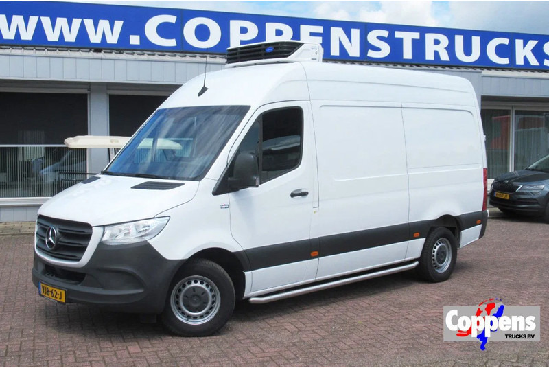 Mercedes-Benz Sprinter 316 CDI Koelen/Vriezen/ Verwarmen Carrier Xarios 350 + 220 volt nacht aansluiting - Dostavno vozilo hladnjača: slika 1 Mercedes-Benz Sprinter 316 CDI Koelen/Vriezen/ Verwarmen Carrier Xarios 350 + 220 volt nacht aansluiting - Dostavno vozilo hladnjača: slika 1