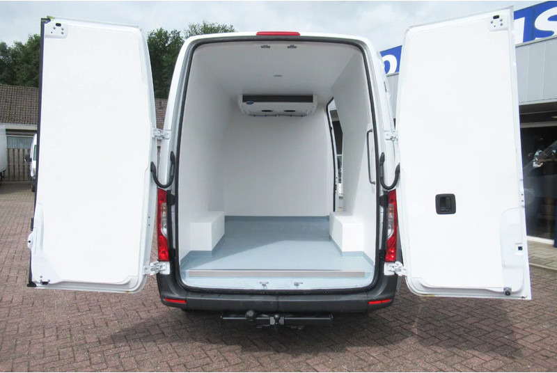 Mercedes-Benz Sprinter 317 CDI Koel / Vries/ verwarmen Carrier Xarios 350 + 220 volt nacht stekkerL2/H2 - Dostavno vozilo hladnjača: slika 3 Mercedes-Benz Sprinter 317 CDI Koel / Vries/ verwarmen Carrier Xarios 350 + 220 volt nacht stekkerL2/H2 - Dostavno vozilo hladnjača: slika 3