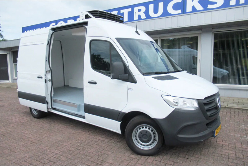 Mercedes-Benz Sprinter 317 CDI Koel / Vries/ verwarmen Carrier Xarios 350 + 220 volt nacht stekkerL2/H2 - Dostavno vozilo hladnjača: slika 2 Mercedes-Benz Sprinter 317 CDI Koel / Vries/ verwarmen Carrier Xarios 350 + 220 volt nacht stekkerL2/H2 - Dostavno vozilo hladnjača: slika 2