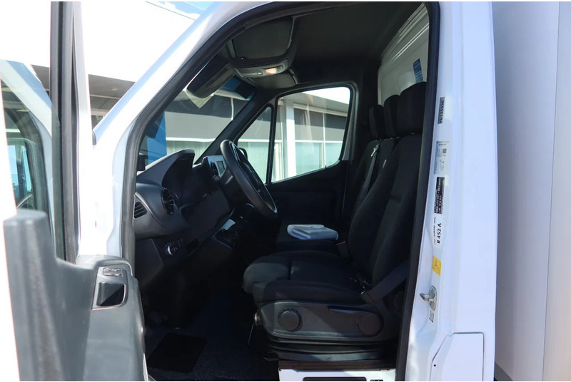 Mercedes-Benz Sprinter 516 CDI Koel/Vries + Dhollandia Klep 750 kg Carrier 300 Xarios Dag + nacht 220 Volt - Dostavno vozilo hladnjača: slika 4 Mercedes-Benz Sprinter 516 CDI Koel/Vries + Dhollandia Klep 750 kg Carrier 300 Xarios Dag + nacht 220 Volt - Dostavno vozilo hladnjača: slika 4