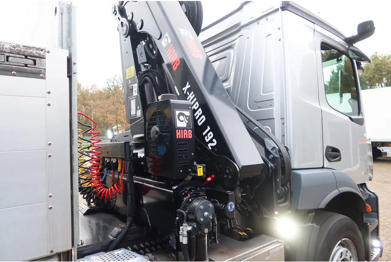 Mercedes-Benz Actros 2133 L Trekker + Hiab Kraan met City Trailer: OT-92-VD - Tegljač: slika 4 Mercedes-Benz Actros 2133 L Trekker + Hiab Kraan met City Trailer: OT-92-VD - Tegljač: slika 4