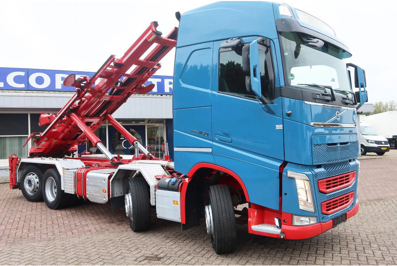 Volvo FH 460 Hooklift 8x2 Haakarm. 3x Steering axle - Kamion sa kablovskim sistemom: slika 2 Volvo FH 460 Hooklift 8x2 Haakarm. 3x Steering axle - Kamion sa kablovskim sistemom: slika 2