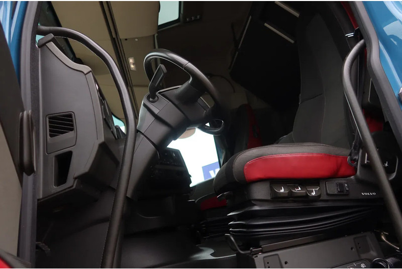 Volvo FH 460 Hooklift 8x2 Haakarm. 3x Steering axle - Kamion sa kablovskim sistemom: slika 5 Volvo FH 460 Hooklift 8x2 Haakarm. 3x Steering axle - Kamion sa kablovskim sistemom: slika 5