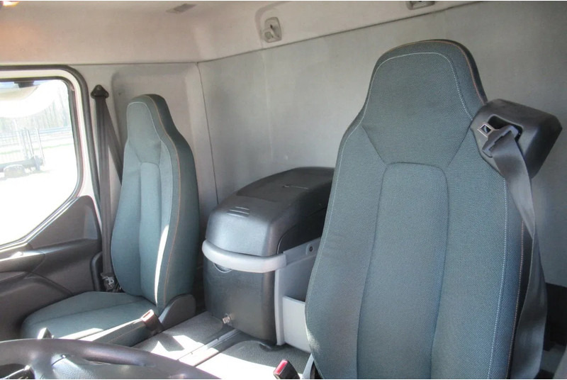 Volvo FL 250 Bakwagen + 6 deuren + Laadklep 2000 kg - Kamion sa zatvorenim sandukom: slika 5 Volvo FL 250 Bakwagen + 6 deuren + Laadklep 2000 kg - Kamion sa zatvorenim sandukom: slika 5