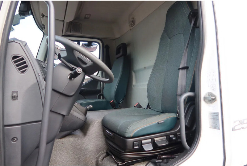 Volvo FL Bak + Dhollandia klep 2000 Kg - Kamion sa zatvorenim sandukom: slika 5 Volvo FL Bak + Dhollandia klep 2000 Kg - Kamion sa zatvorenim sandukom: slika 5