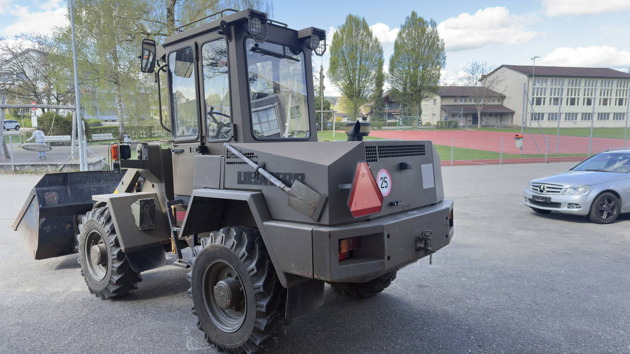LIEBHERR L508/FUG93 - Utovarivač točkaš: slika 4 LIEBHERR L508/FUG93 - Utovarivač točkaš: slika 4