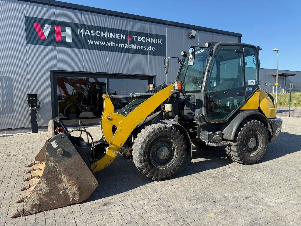 Komatsu WA 70-6 - Utovarivač točkaš: slika 1 Komatsu WA 70-6 - Utovarivač točkaš: slika 1