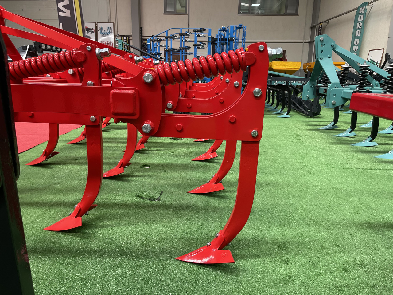 SOIL MASTER _SPRING LOADED CHISEL PLOUGH - Plug: slika 4 SOIL MASTER _SPRING LOADED CHISEL PLOUGH - Plug: slika 4