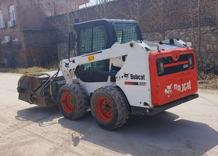 BOBCAT S550 - Mini utovarivač: slika 1 BOBCAT S550 - Mini utovarivač: slika 1