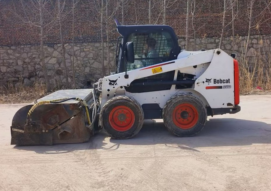 BOBCAT S550 - Mini utovarivač: slika 3 BOBCAT S550 - Mini utovarivač: slika 3