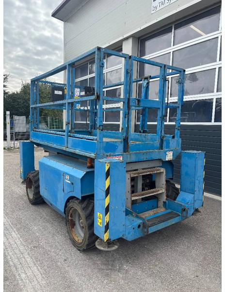 Genie GS 2668 RT 10m Diesel Scherenarbeitsbühne - Lift u obliku makaza: slika 3 Genie GS 2668 RT 10m Diesel Scherenarbeitsbühne - Lift u obliku makaza: slika 3