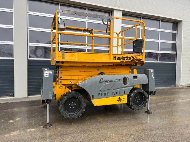 Haulotte Compact 12DX 12m Diesel Scherenarbeitsbühne 4x4 - Lift u obliku makaza: slika 4 Haulotte Compact 12DX 12m Diesel Scherenarbeitsbühne 4x4 - Lift u obliku makaza: slika 4