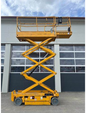 Haulotte Compact 8 - Scherenarbeitsbühne 8,2m, BJ 2014 - Lift u obliku makaza: slika 2 Haulotte Compact 8 - Scherenarbeitsbühne 8,2m, BJ 2014 - Lift u obliku makaza: slika 2