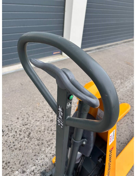 Jungheinrich Scherenhubwagen AMX 10e - Slagač: slika 3 Jungheinrich Scherenhubwagen AMX 10e - Slagač: slika 3