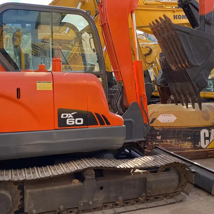 6tons doosan excavator used dx60 dh60 dx55 dh55 mini excavator free shipping - Bager guseničar: slika 2 6tons doosan excavator used dx60 dh60 dx55 dh55 mini excavator free shipping - Bager guseničar: slika 2