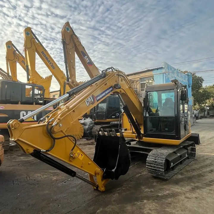 7 Ton Caterpillar Mini Excavator Cat 307c 307d With Rubber Tracks And Hydraulic Blade in Shanghai - Bager guseničar: slika 1 7 Ton Caterpillar Mini Excavator Cat 307c 307d With Rubber Tracks And Hydraulic Blade in Shanghai - Bager guseničar: slika 1