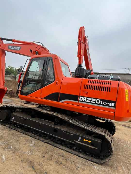 Best Selling DOOSAN excavator machine construction used machinery equipment dx225 DX60 DX70 DH60 DH220 used excavators in stock - Bager: slika 2 Best Selling DOOSAN excavator machine construction used machinery equipment dx225 DX60 DX70 DH60 DH220 used excavators in stock - Bager: slika 2