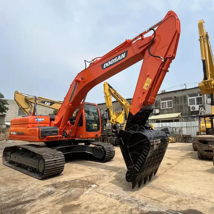 Best Selling DOOSAN excavator machine construction used machinery equipment dx225 used excavators in stock - Bager: slika 1 Best Selling DOOSAN excavator machine construction used machinery equipment dx225 used excavators in stock - Bager: slika 1