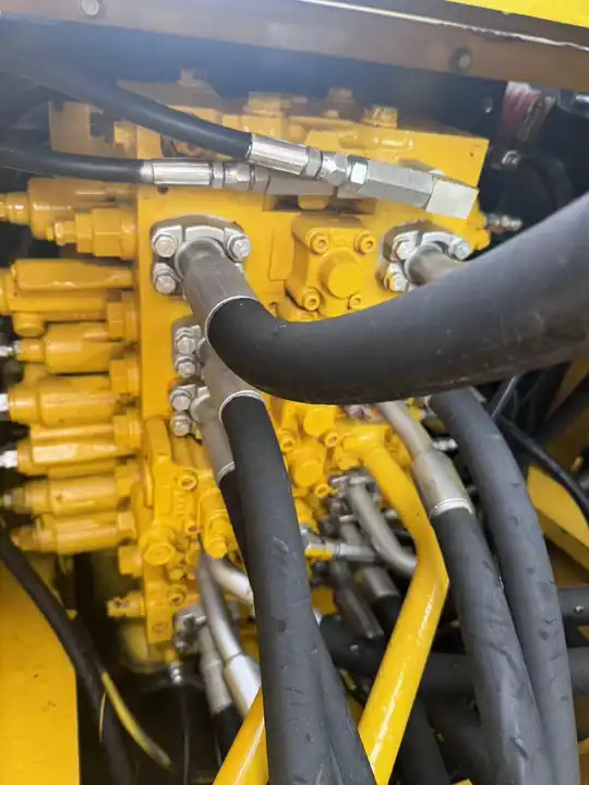 Cheap Used Japan Komatsu PC200-7 PC300 PC350-7 Excavator Used Komatsu 20 Ton Excavator Price PC200 - Bager: slika 5 Cheap Used Japan Komatsu PC200-7 PC300 PC350-7 Excavator Used Komatsu 20 Ton Excavator Price PC200 - Bager: slika 5