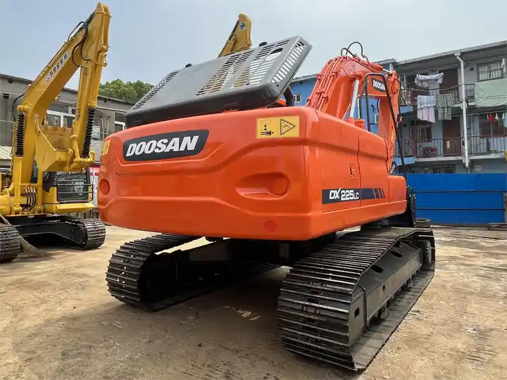 Cheap Used Korea Brand Doosan DX225LC 20 ton Excavator - Bager guseničar: slika 3 Cheap Used Korea Brand Doosan DX225LC 20 ton Excavator - Bager guseničar: slika 3