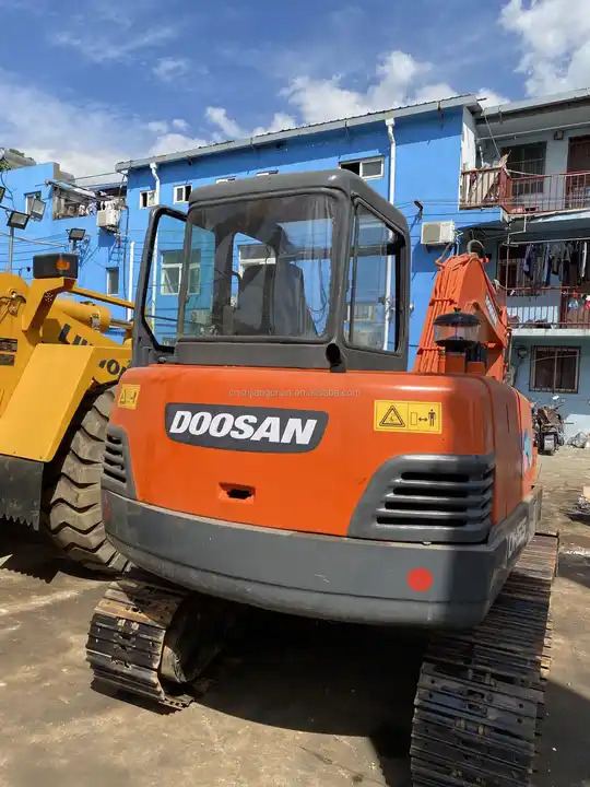Doosan DH55-V Used Excavator Crawler Excavator Second Hand Japan Engine DH55-V Doosan Excavator in stock for sale - Mini bager: slika 2 Doosan DH55-V Used Excavator Crawler Excavator Second Hand Japan Engine DH55-V Doosan Excavator in stock for sale - Mini bager: slika 2