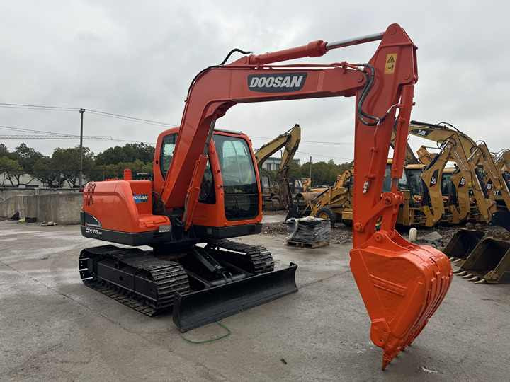 Bager guseničar Doosan DX75-9C Used Excavator Crawler Second Hand Korean Engine DX75-9C Small Digger for Home or Farm: slika 6