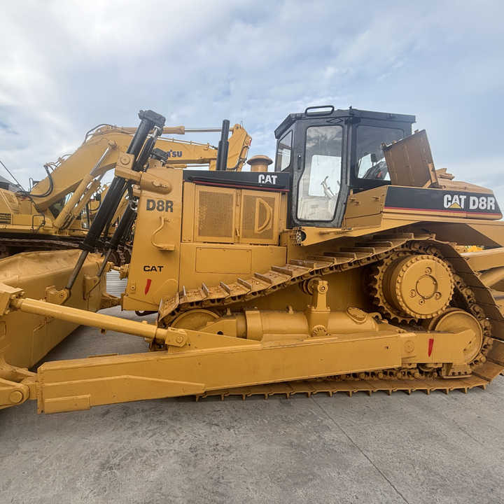High Efficiency Used Caterpillar Bulldozer cat d8r Used Caterpillar d7g 6g d8r - Buldožer: slika 1 High Efficiency Used Caterpillar Bulldozer cat d8r Used Caterpillar d7g 6g d8r - Buldožer: slika 1