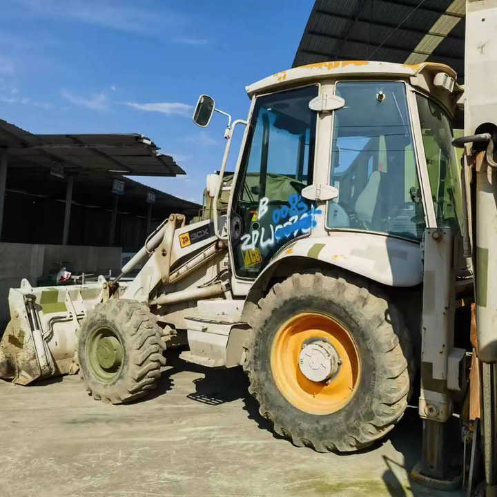 Hot sale Backhoe loader JCB 3CX 4*4 tlb loader UKmade, used cheap JCB 3CX retro loader and digger - Bager utovarivač: slika 1 Hot sale Backhoe loader JCB 3CX 4*4 tlb loader UKmade, used cheap JCB 3CX retro loader and digger - Bager utovarivač: slika 1