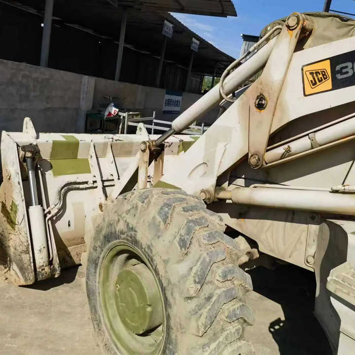 Hot sale Backhoe loader JCB 3CX 4*4 tlb loader UKmade, used cheap JCB 3CX retro loader and digger in good condition - Bager utovarivač: slika 1 Hot sale Backhoe loader JCB 3CX 4*4 tlb loader UKmade, used cheap JCB 3CX retro loader and digger in good condition - Bager utovarivač: slika 1