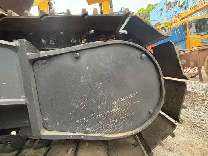 Hot sale Used Hitachi ZX200-3 digger 20ton Excavator second hand excavator - Bager guseničar: slika 4 Hot sale Used Hitachi ZX200-3 digger 20ton Excavator second hand excavator - Bager guseničar: slika 4
