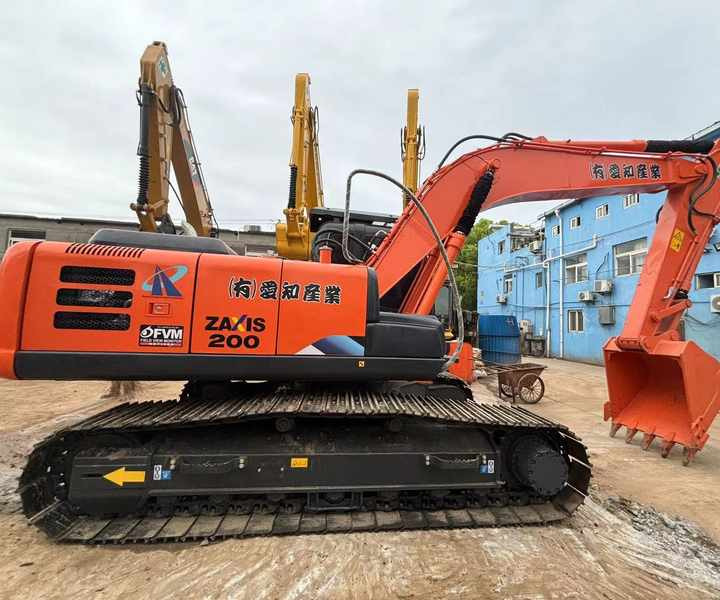 Hot sale Used Hitachi ZX200-3 digger 20ton Excavator second hand excavator - Bager guseničar: slika 1 Hot sale Used Hitachi ZX200-3 digger 20ton Excavator second hand excavator - Bager guseničar: slika 1